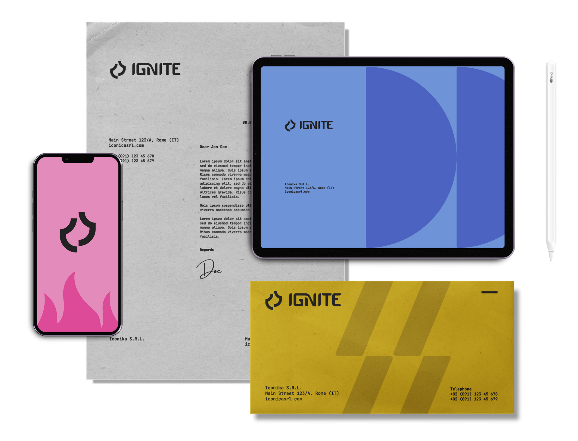 Telefono, tablet, sobre de carta y hoja mostrando el logo de Ignite estudio